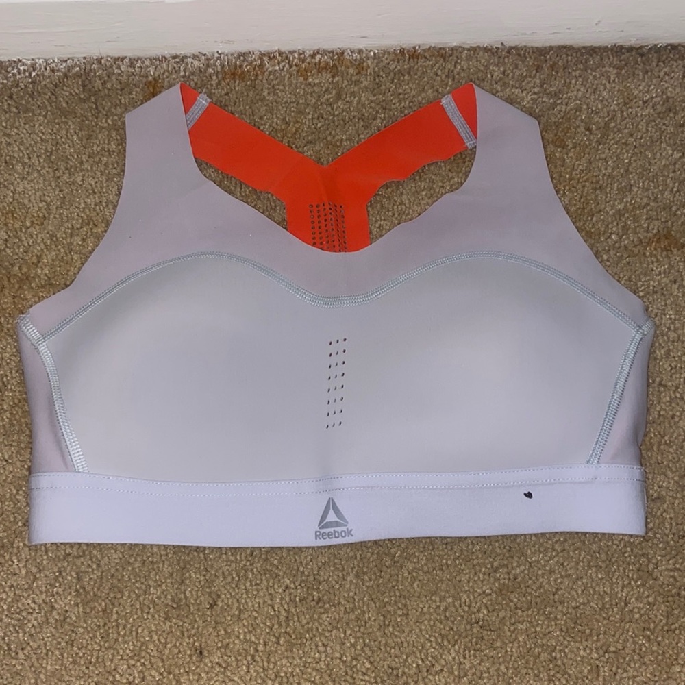 NWOT Reebok lightweight sports bra women’s US SMALL
